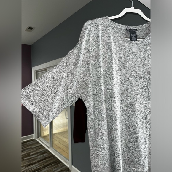 Chelsea & Theodore gray sweater XL - Picture 3 of 5